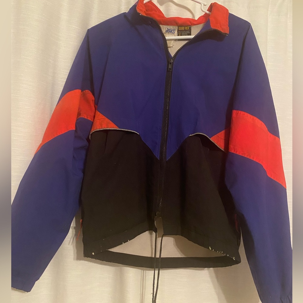 Vintage ASICS Gor-tex windbreaker with hood.